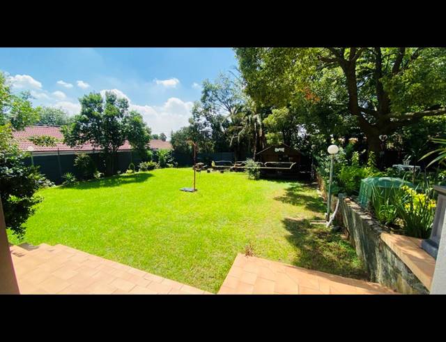 4 BEDROOM FREEHOLD FOR SALE IN ALBERANTE